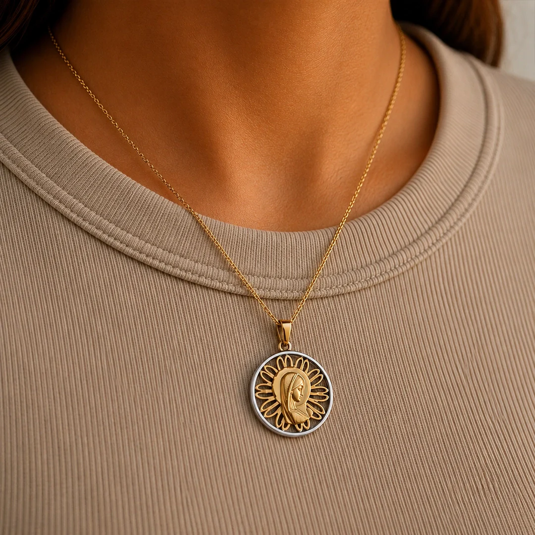 Medalla Virgen niña, bicolor - Image 2